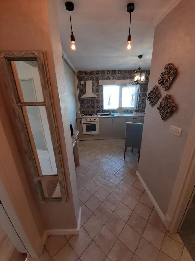 Appartement Restauro Apartament à Buzău Extérieur photo