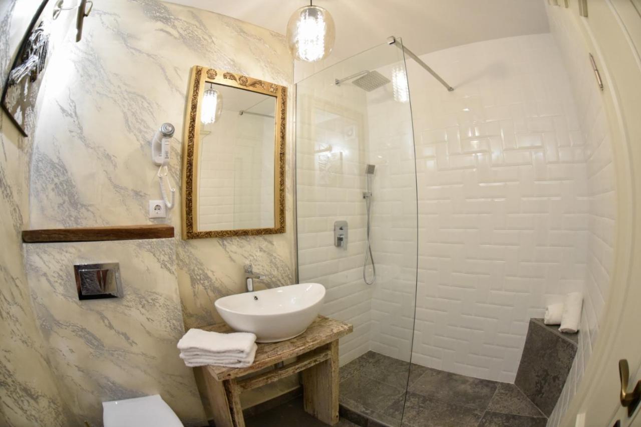 Appartement Restauro Apartament à Buzău Extérieur photo